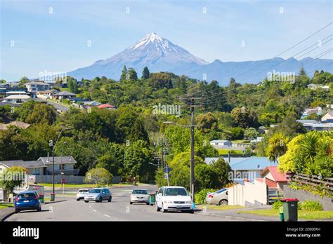 Mount Taranaki Egmont Taranaki New Zealand Stock Photo Alamy