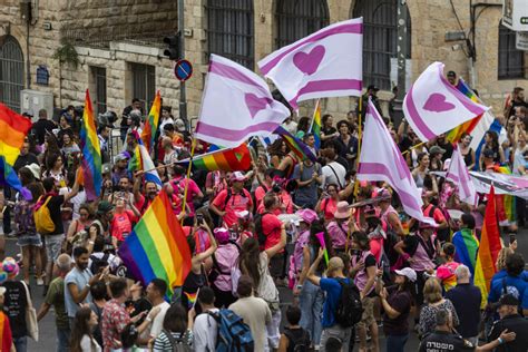 thousands march in jerusalem pride parade under israel s far right government pbs newshour