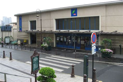 C'est l'hiver, la neige va bientôt tomber sur puteaux. Gare de Puteaux - Horaires en gare de puteaux