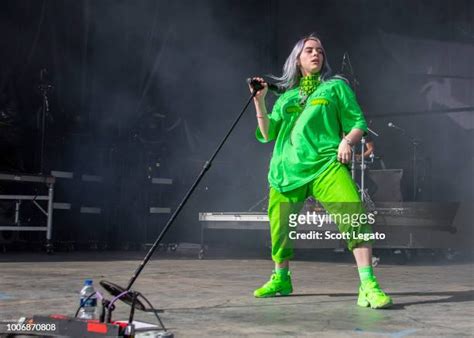 Billie Eilish Mo Pop Photos And Premium High Res Pictures Getty Images