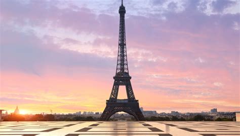 The eiffel tower has also inspired other towers that are not close resembling replicas and therefore not listed here. La Torre Eiffel de París cumple 130 años | ANTENA 3 ...