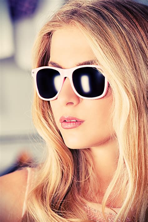 Cómo las gafas de sol nos ayudan a prevenir hoy posibles problemas oculares de mañana