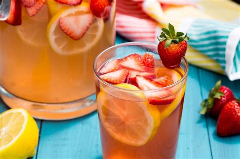 How To Make Sparkling Strawberry Lemonade At Home Cooking Fanatic