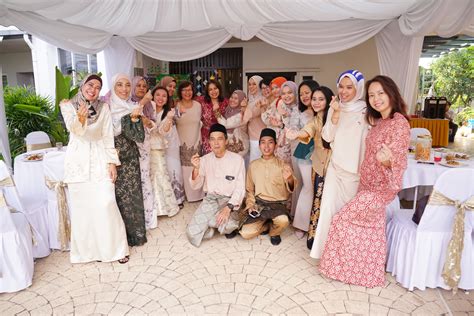 In conjunction with the upcoming hari raya aidilfitri,malaysia airlines will be serving a special royal menu by the raja muda of perlis ahead of the hari raya holidays, malaysia airlines would like to advise passengers to arrive early at klia. Perinsuran Hari Raya Open House 2018 | Perinsuran Brokar