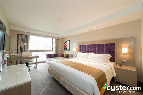 Our service will also provide discounted tung chung, hong kong properties that are comparable to the quality of holiday inn. Holiday Inn Golden Mile Hong Kong - The Premier Triple ...