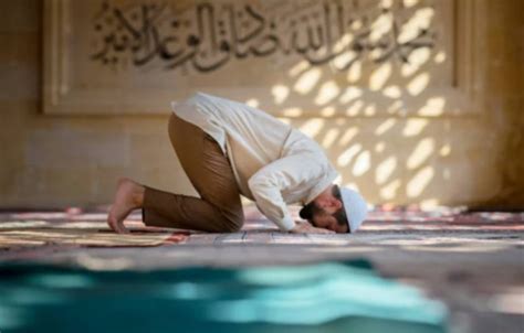 Aku niat melakukan sholat fardu isya 4 rakaat, sambil menghadap qiblat, saat ini, karena allah ta'ala. 5 Jenis Solat Sunat Yang Mampu Selesaikan Masalah Yang ...