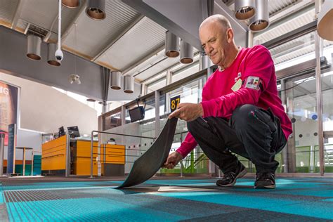Oavsett om du arbetar på samhall eller är kund hos oss så bidrar du till en mer inkluderande och. Samhall städar hela Arlanda flygplats - Samhall