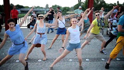 Flash Mob „dancing Queen Poznań Śródka Youtube