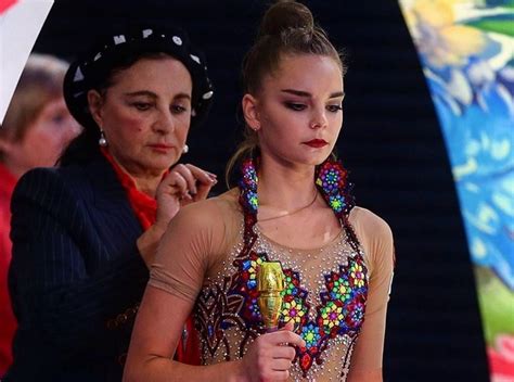 Аверина дина и арина россия 1998,averina dina and arina russia 1998. Российская гимнастка Арина Аверина завоевала четыре золота ...