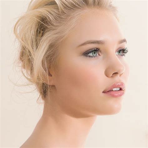 10 items every makeup newbie needs in her stash. Natural Makeup For Fair Skin Makeup Gallery, makeup ...