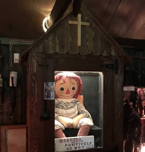 Καταγγειλτε blog Η αληθινή ιστορία τρόμου της κούκλας Annabelle