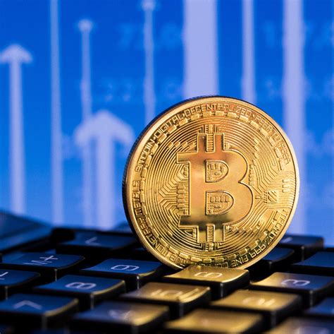 Bitcoin dropped as much as 15% late saturday, its biggest intraday drop since february, just days after hitting record highs. why_is_bitcoin_such_a_mess-01 - CCSalesPro