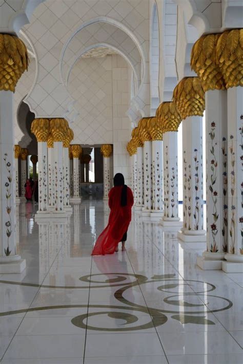Visiting Amazing Sheikh Zayed Grand Mosque In Abu Dhabi Arzo Travels