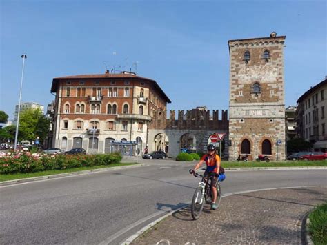Dezember 2016) ist udine nach triest die zweitgrößte stadt der region und zählt als wichtigste stadt der historischen landschaft. Muenchen-Salzburg-Grado-Ciclovia-Alpe-Adria-Radweg-Tag-08 ...