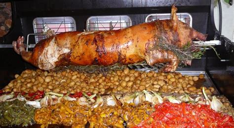 Repas porcelet à domicile par LArt de la Grillade sur broche