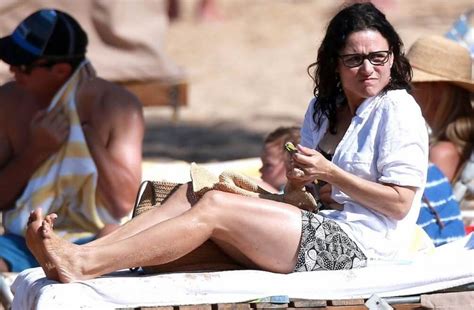 49 sexy julia louis dreyfus feet pictures will prove that she is sexiest woman in this world
