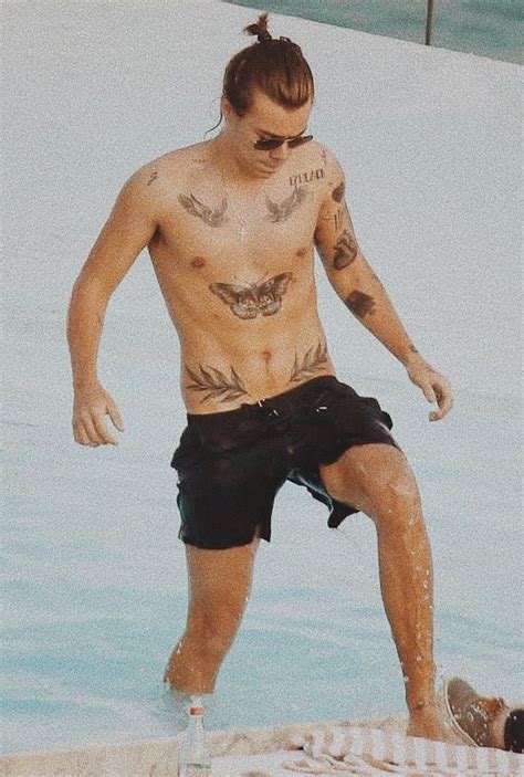 Harry Styles In Pool Harry Styles Body Harry Styles Shirtless Harry