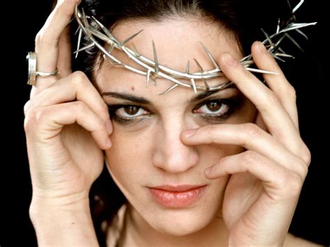 Il riyal di qatar e dubai riyal aveva circolato dal 1966 in tutti gli emirati eccetto abu dhabi, dove il dirham sostituì il dinaro del bahrain con un cambio di 1 dirham = 0,1 dinar. Attori Film: Asia Argento
