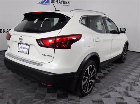The 2020 nissan rogue sport is offered in three trim levels: Pre-Owned 2017 Nissan Rogue Sport SL AWD
