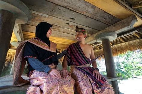 Suku Sasak Sejarah Dan Daerah Asal Karakteristik Bahasa Dan Kebudayaan
