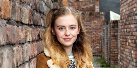 In june 2021, the actress was praised by fans when she came out as bisexual. Coronation Street confirms Summer Spellman has been recast ...