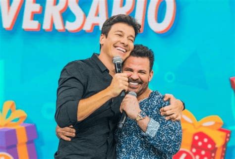 1:53:19 hora do faro 71 547 просмотров. Festa de Eduardo Costa dá vice-liderança para Rodrigo Faro
