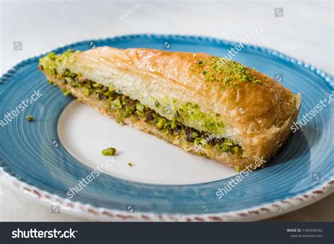 Turkish Baklava Pistachio Served Plate Havuc Stock Photo 1399340342