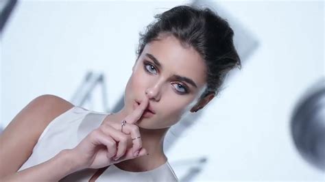 Taylor Hill For Lancôme Youtube