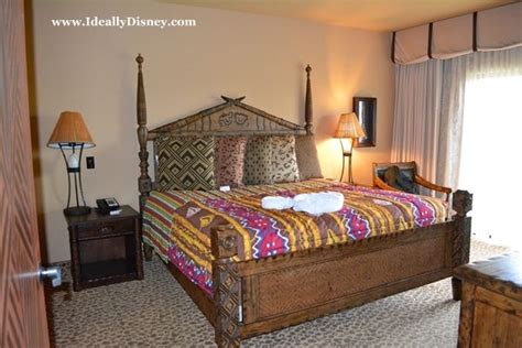 Make reservations · themed resorts · so much to see & do Master bedroom at Kidani Village 2-bedroom villa | Kidani ...