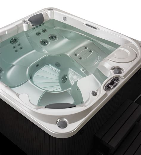 Flair Six Person Hot Tub Reviews And Specs Hot Spring Spas Hot