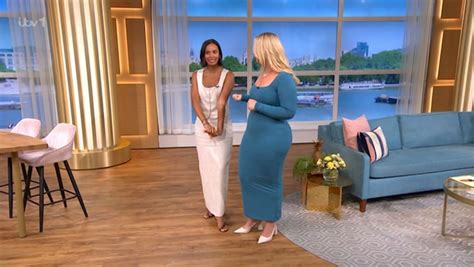 This Morning Viewers Freaked Out By Rochelle Humes Unusual Double Jointed Arm Trick Mirror