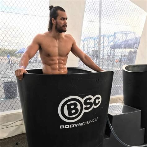 By using an athletic & sports whirlpool tub, trainers can not only help an athlete manage a current injury, but you can also help to prevent future injuries. 63 best Whirlpool ice bath images on Pinterest | Bathtubs ...