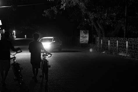 รูปภาพ เบา ดำและขาว กลางคืน การถ่ายภาพ ความมืด แสง เที่ยงคืน