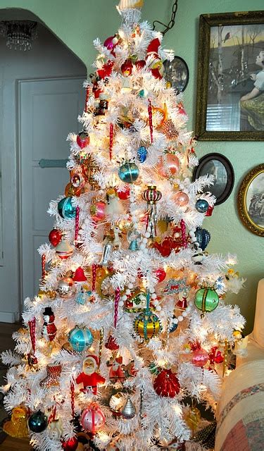 40 Beautiful Vintage Christmas Tree Ideas Digsdigs