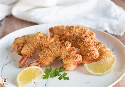 La ricetta richiede pochissimi ingredienti, e come sempre accade con le ricette di questo tipo è necessario utilizzare ingredienti freschissimi e di ottima qualità. GAMBERONI IN PASTA SFOGLIA - Antipasto facile e veloce al ...