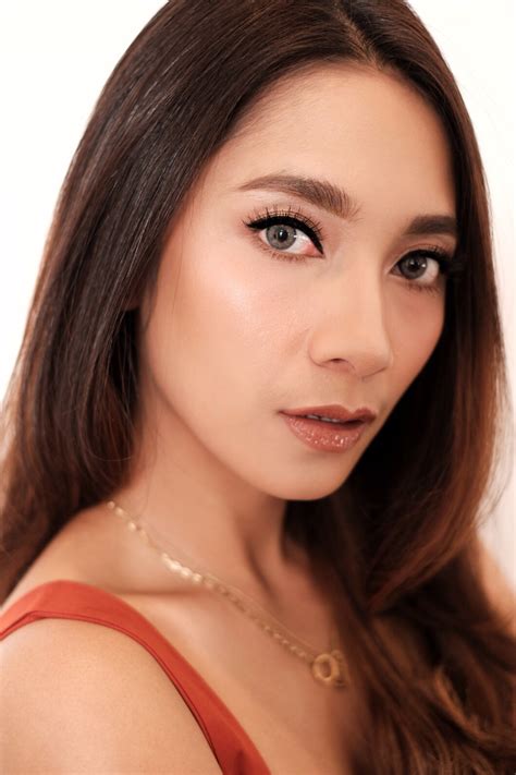 Photoshoot Makeup For Dinda Kirana By Stefany Layata Bridestory
