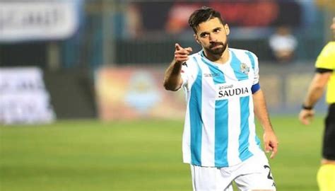 نجح ليفربول، المحترف بين صفوفه الدولي المصري محمد صلاح، في تحقيق الفوز على ضيفه آرسنال، بخمسة أهداف مقابل هدف، في المباراة التي تجمع الفريقين ونستعرض ترتيب هدافي البطولة الإنجليزية بعد هدف صلاح في شباك الجانرز ووصوله للهدف رقم 13 جدول ترتيب هدافي الدوري المصري بعد نهاية الجولة الـ22