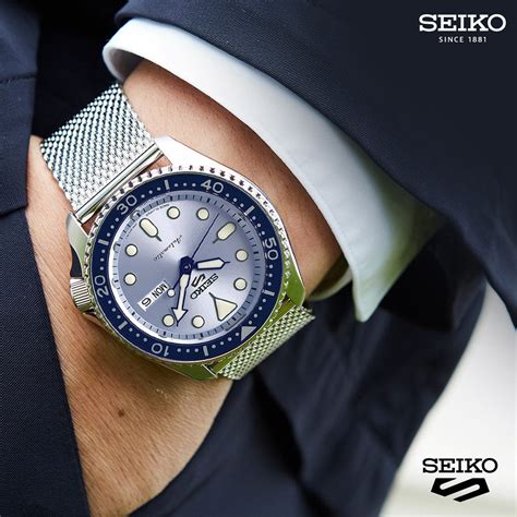 seiko 5 sports suits style automatic with extra braclet srpe77k1