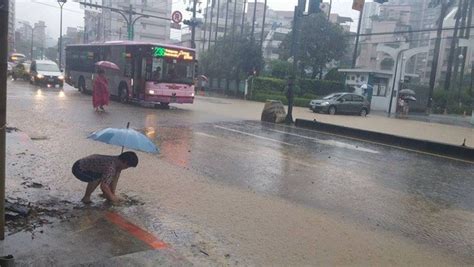 The site owner hides the web page description. 台北市午後豪大雨 大安區一級淹水警戒 | ETtoday生活新聞 | ETtoday 新聞雲