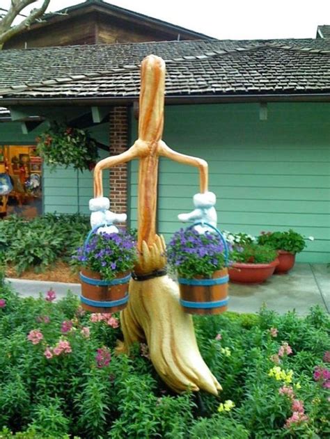 Make these diy plastic bottle planters and hang them on trees. 40 Amazingly creative DIY craft ideas for the most ...