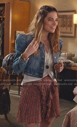 Levy explained that each character's fashion played. Pin on Alexis Rose Fashion