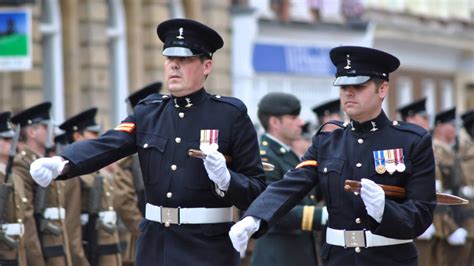 Royal Corps of Signals Freedom of Blandford Parade 2012 - YouTube