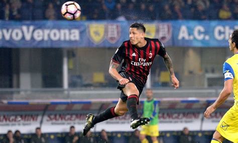 Gianluca lapadula vargas (born 7 february 1990) is a professional footballer who plays as a forward for serie a club benevento and the peru national team. Milan, Lapadula: 'Ieri vinta una gara difficile, ora testa ...