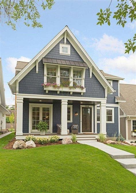 30 Farmhouse Exterior Ideas For Your Modern Farmhouse House Paint