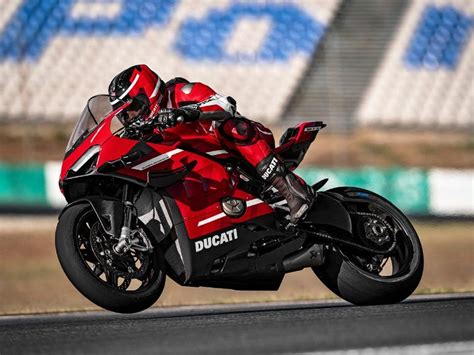 Ducati Superleggera V4 How Ducati Made Its Fastest Production Bike Ever