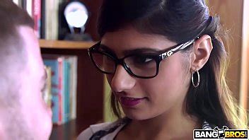 Busty Arab Queen Mia Khalifa Fucking On Camera For First Time Xxx