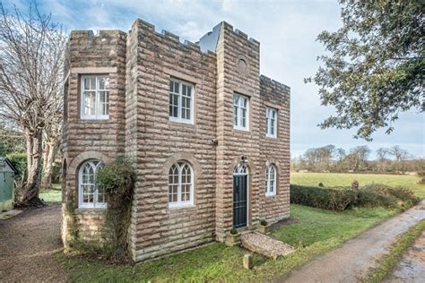 Glorious Old Gatehouses Feature In This Weeks Picture Perfect Houses