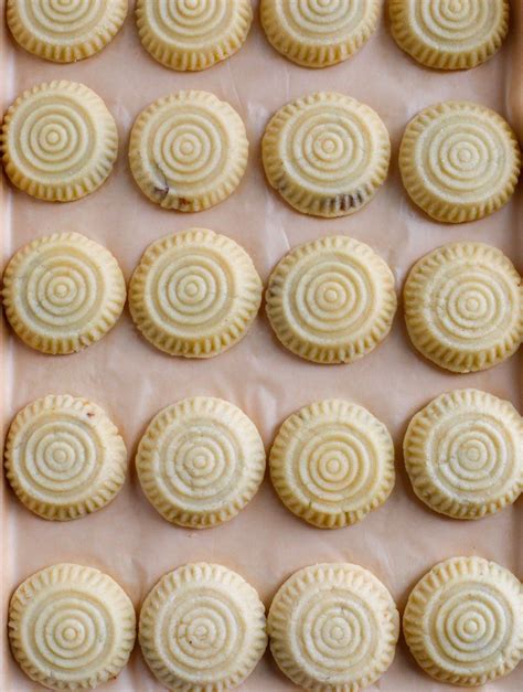 As camel milk is a staple food for the people, highly nutritious, good for the bones, and a strengthener of the immune system, it makes sense that white is considered the color of gratitude, fertility, and joy. Pistachio Maamoul Cookies (معمول بالتمر) | Recipe | Date ...