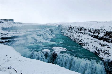 La Cascada De Gullfoss En Islandia Cautivante Surrealista Impresionante