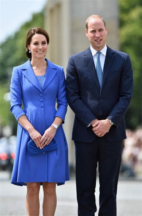 Prince philip was born on 10 june 1921, in mon repos, corfu, kingdom of greece, to prince andrew of greece and denmark and princess alice of battenberg, the eldest daughter of louis alexander. Kate Middleton ve Prens William 200 yıllık tabuyu devirdi ...